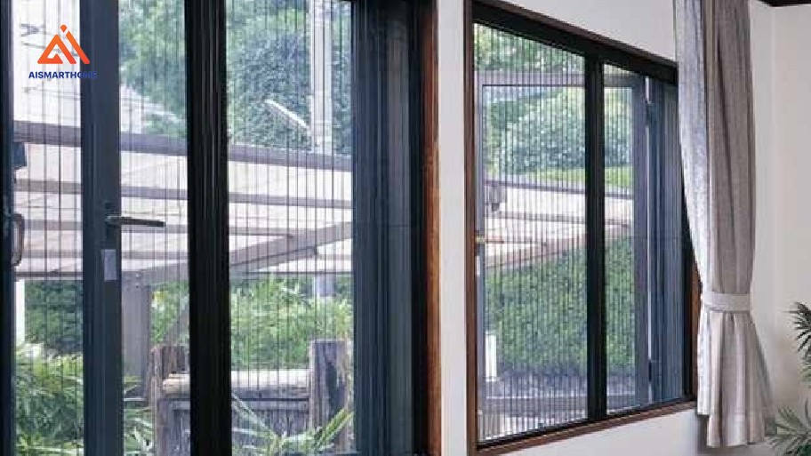 Cửa chống muỗi cố định là dạng cửa được lắp đặt cố định tại vị trí cần bảo vệ, không có cơ chế đóng mở