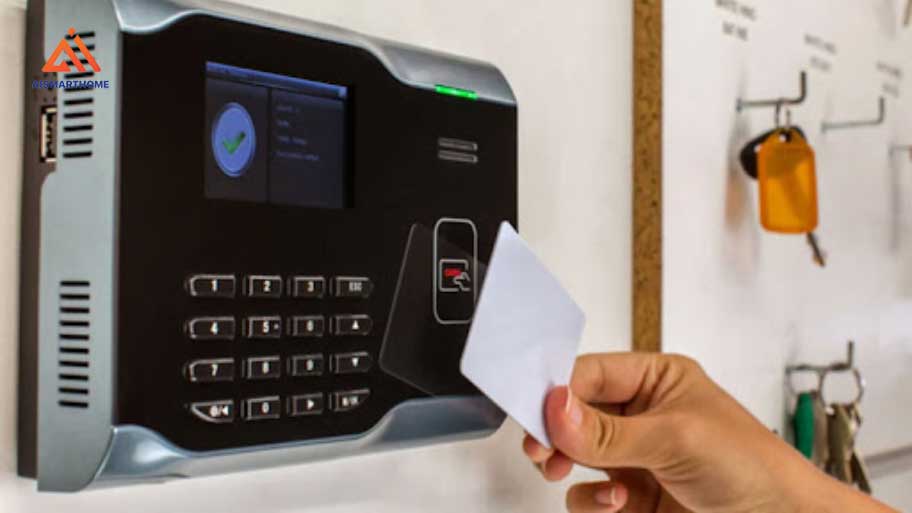 Máy chấm công thẻ từ là gì