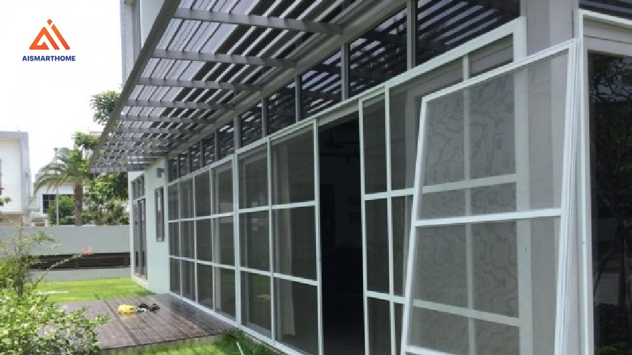 Cửa chống muỗi vẫn được nhiều gia đình lựa chọn nhờ khả năng bảo vệ hiệu quả và sự tiện lợi khi sử dụng
