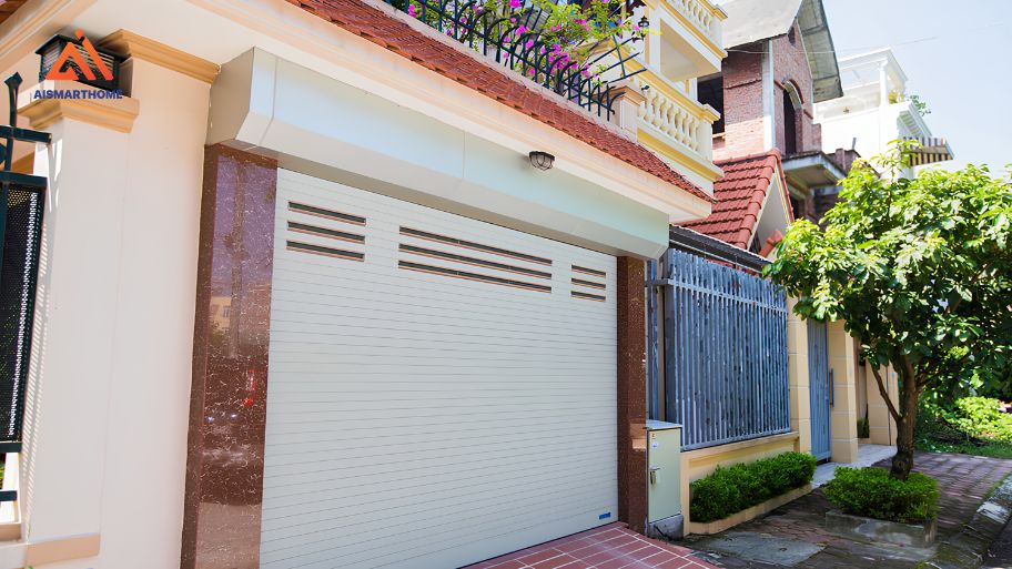 Kiểm tra và nạp xả bộ lưu điện cửa cuốn